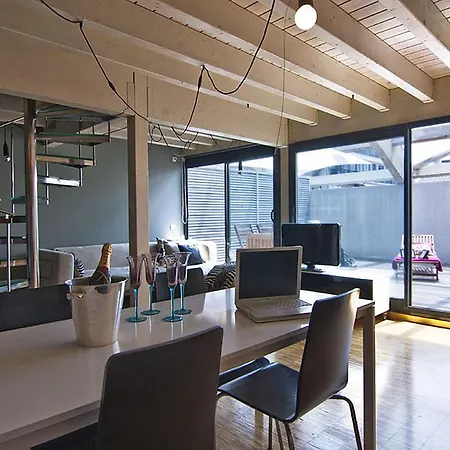Daire My Space Executive Center *